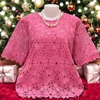 ราคา เสื้อลูกไม้แม่สาวอวบฉลุดอกสวยๆ ทั้งตัวมีซับในงานผ้าลินินผสมฝ้ายนิ่มใส่สบาย (26829018194)