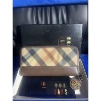 ราคา กระเป๋าสตางค์ใบยาว DAKS แท้ (21222156361)