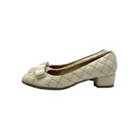 ราคา Salvatore Ferragamo Pumps -- WHT Direct from Japan Secondhand (51755646575)