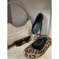 ราคา รองเท้าคัทชู Tory Burch ลาย Leopardมือสอง ของแท้ (8930243583)