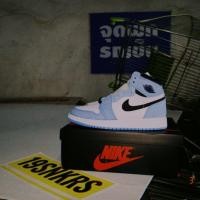 ราคา Air Jordan 1 Retro High "University Blue" (GS) Size 4.5Y ของใหม่ (9129285579)