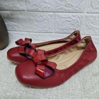 ราคา รองเท้า Brand iamjinny สีแดงเลือดนก สวยมาก Size 36 ความยาว 23 นิ้ว ราคา 250 บาท (19122408924)
