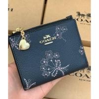 ราคา COACH 76880 SHORT WALLET กระเป๋าสตางค์ใบสั้นแบรนด์เนมแท้โค้ชสีดำลายดอกไม้ห้อยพวงหัวใจน่ารักสีทอง (5636625966)