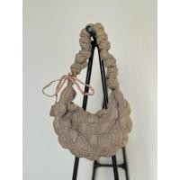 ราคา Carlyn Cozy M Grey Slouchy Bag กระเป๋าสะพายไหล่ผู้หญิง (พรีออเดอร์) (27440336427)