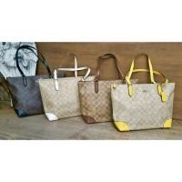 ราคา COACH ZIP TOP TOTE IN SIGNATURE CANVAS, F29208 ขนาด : 14-1/2" (L) x 10-1/4" (H) x 5 1/2" (W) (1407706541)
