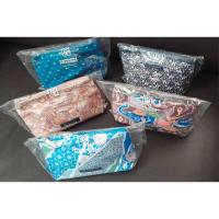 ราคา Amenity Kit ชั้นธุรกิจของการบินไทย มาพร้อมกระเป๋า Jim Thompson - ของแท้ เดินทางเอง (42321540593)