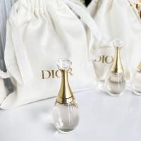 ราคา Dior Jadore EDP 5ml + ถุงผ้า (เซ็ต2ชิ้น) น้ำหอมพร้อมถุงผ้า (18465049328)