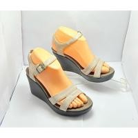 ราคา Crocs ส้นเตารีด สีครีม มือ2 ไซส์ W8/38-39 ยาว 24.5 ซม. สวย นิ่ม เบา (41912260567)