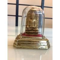 ราคา NO.1372 พระบูชาครอบแก้วหลวงพ่อชนะมาร เงินไหลกอง ทองไหลมา ศูนย์สมเด็จสุญญตวิโมกข์ จังหวัดน่าน ขนาด 4x3.5 นิ้ว (43358953222)