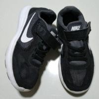 ราคา Nike เบอร์28 รองเท้าเด็ก ยี่ห้อ แท้ มือสอง ราคาถูก สภาพดี (3818101805)