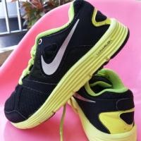 ราคา รองเท้ามือสองเด็ก​ Nike​ แท้100% (2081693045)