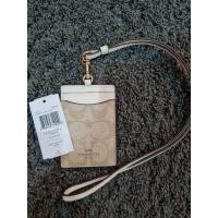 ราคา ที่แขวนบัตร คล้องคอ (card holder) Coach ของแท้ (22979941779)