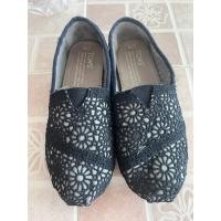 ราคา รองเท้าเด็ก TOMS มือสอง สภาพดีมาก ความยาวเท้า 19 cm (23084234666)