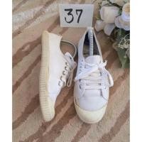 ราคา รองเท้าผ้าใบสีขาว แบรนด์ Shoopen ไซส์ 37 ราคา 60฿ (4403817423)