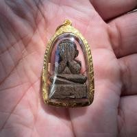 ราคา พระปิดตาหลวงปู่เอี่ยม วัดหนัง เนื้อไม้ฝังตะกรุดอุดใต้ฐานด้วยชันโรง นิยมและหายากมากๆ #เลี่ยมทองคำแท้พร้อมขึ้นคอบูชาไ (20571812589)