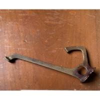 ราคา Vintage brass clothes hook,wall hook ตะขอแขวนผ้า ตะขอติดผนังทองเหลืองงานเก่า (43075372757)