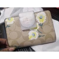 ราคา coach กระเป๋าตังค์ใบสั้น ดอกเดซี่ รุ่นลิมิเต็ด (18449692272)