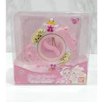 ราคา ของแท้ จากญี่ปุ่น ที่ห้อย พวงกุญแจ แม่มดน้อยโดเรมี Bandai Ojamajo Doremi Item Collection Wreath Poron Keychain (26339699140)