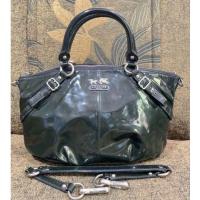 ราคา กระเป๋ามือสอง แบรนด์ Coach แท้ รุ่น Madison สีดำ หนังแก้ว สายยาวเดิม ไซส์ 11 นิ้ว ขาย 450 บาทค่ะ (28709475628)