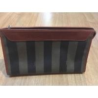 ราคา กระเป๋าใส่เครื่องสำอาง Fendi มือ 2 ถูกๆ (2709733920)