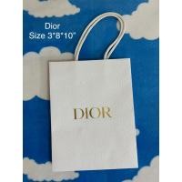 ราคา ถุงกระดาษ ถุงแบรนด์แท้ ถุงของขวัญ ถุง D io r แท้% จาก Shop ขนาดตามภาพ (42474913813)