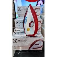 ราคา ELECTROLUX เตารีดแห้ง EasyLine กำลังไฟ 1300 วัตต์ EDI1004 หน้าเตาเคลือบด้วยสารNon Stick รับประกันสินค้า 2ปี (18576371551)