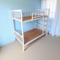 ราคา เตียง2ชั้น 3.5 ฟุต พร้อมไม้รอง เตียงเหล็กกล่อง2ชั้น พร้อมไม้อัดยางรองเตียง ขา3นิ้ว เหล็กแบบหนาสุด มี2สี (52750750609)