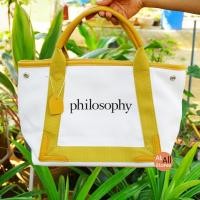 ราคา กระเป๋าถือและสะพาย philosophy สีขาวขอบเหลือง พร้อมกระเป๋าสีขาวใบเล็กด้านใน (4879731009)