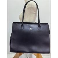 ราคา No.. 39 กระเป๋าถือหนังแท้สภาพสวยแบรนด์COURREGES (46850635349)
