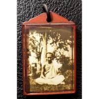 ราคา รูปถ่ายซีเปียผิวปรอทหลวงพ่อเกษมเขมโกเลี่ยมกันพลาสติกโบราณสภาพสวยสมบูรณ์ (29035677331)