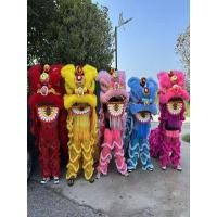 ราคา อุปกรณ์ประกอบฉากการเชิดสิงโตเต็มชุดการเชิดสิงโตใต้การเชิดสิงโตกาวเรซินคู่การเต้นรําสิงโตทั้งชุดการแสดงสําหรับผู้ใหญ่เบอร์ หัวสิงโตผ้าขนสัตว์ 3 หัว (44078044628)