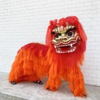 ราคา อุปกรณ์ประกอบฉากเต้นรําสิงโตคู่หมวกเต้นรําสิงโตเหนืออุปกรณ์งานรื่นเริงพื้นบ้านชุดอุปกรณ์ประกอบฉากเต้นรําสิงโต (43228504147)