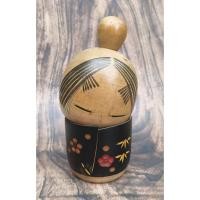 ราคา ตุ๊กตาไม้โคเคชิ ผลงานของศิลปิน Kokeshi by Suigei Sato ความสูง Hight 23cm. (47251196732)