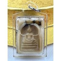 ราคา P-01-270265 พระสมเด็จแกะสลักจากหินพระธาตุเขาสามร้อยยอด ด้านหลังองค์มีเม็ดพระธาตุตามธรรมชาติ (17613505626)