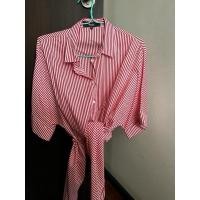 ราคา (used) Pomelo Stripped Front Tie Cropped Shirt (10490391954)