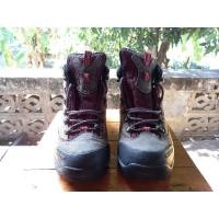 ราคา รองเท้ามือสอง สภาพดี - รองเท้าเดินป่า (9212827765)