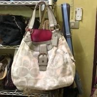 ราคา ของแท้ 100% กระเป๋า Coach สะพายไหล่มือสอง (6736882808)