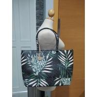 ราคา กระเป๋าสะพายใบใหญ่ แบรนด์ GUESS ของแท้ มือสอง (19214656754)