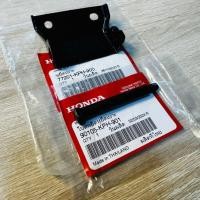 ราคา หูยึดเบาะ+น็อต[77201-KPH-900][90105-KPH-900]แท้ศูนย์/เวฟ125i.r.s/125บังลม/125R/125S/125X/เวฟ100ปี2005 (25877647898)