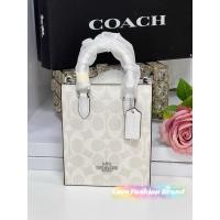 ราคา ผ่อน0%~แท้100% กระเป๋าสะพาย CP011 NORTH SOUTH MINI TOTE (25611312800)