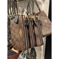 ราคา Coach กระเป๋าคล้องมือไซส์ S 2 ช่องซิป ของแท้ 100% (7957990804)