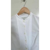 ราคา เสื้อเชิ้ตสีขาว คอจีน แขนยาว Brand Banana Republic มือสอง สภาพ 100 % (42872873908)