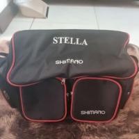 ราคา กระเป๋าใส่อุปกรณ์ตกปลาสีดำขอบแดง Stella (24469223372)