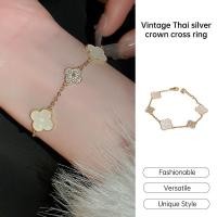ราคา LAFour Leaf Clover Bracelet Niche Zircon Flower Bracelet Light Luxury High-end Bracelet (45505905285)