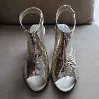 ราคา รองเท้าส้นสูงทรงวินเทจสีทอง มือสองยังไม่เคยใช้งาน (16228579230)