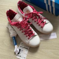 ราคา Adidas x Marimekko Japan Limited สีขาวดอกชมพู จากญี่ปุ่น มือ2ใหม่มากใส่ไปครั้งเดียว (16497924051)