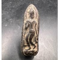 ราคา พระลีลาสรรค์ยืน/กำแพงลิ้นเป็ด เนื้อดินดำ พิมพ์เล็ก (24844354501)