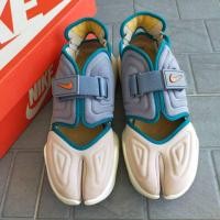 ราคา nike air rift สีขาวครีม มือสองของแท้ พร้อมกล่อง (18134572317)