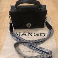 ราคา Mango​ Bag​ แท้100% กระเป๋าถือหรือสะพาย (6726422054)