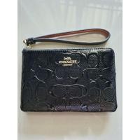 ราคา COACH 1 zip s แท้ 100% รุ่นสีดำปั้มเงานูนหนังแก้ว wristlet in signature สวยมากๆค่ะ ใหม่มือ1 (29164265176)